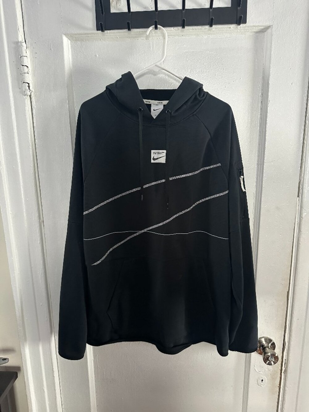 Nike Black Hoodie [Large] Pullover Sweatshirt